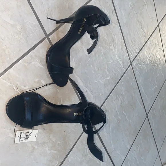 NWT! EXPRESS Ankle Tie Heeled Sandals - Picture 5 of 11